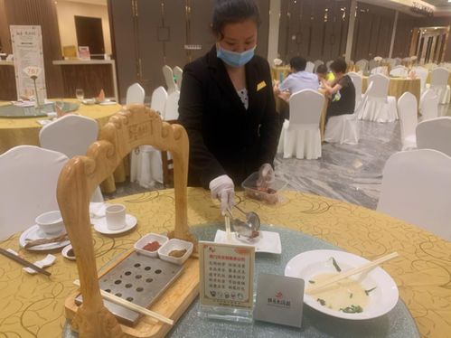合理消費剩菜打包 廈門萬家餐飲服務(wù)單位勁吹文明風(fēng)