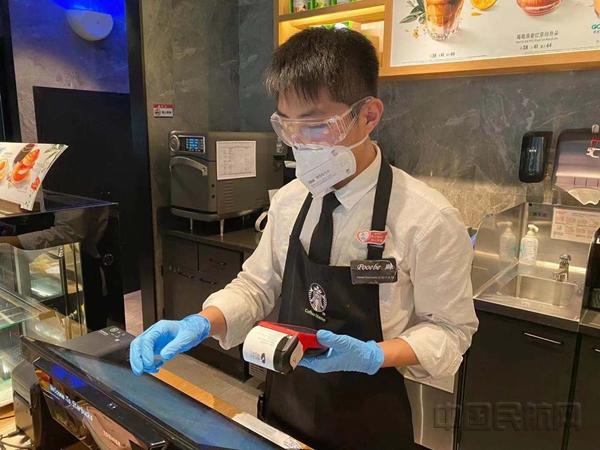 首都機場,大興機場餐飲服務人員"掛牌"上崗